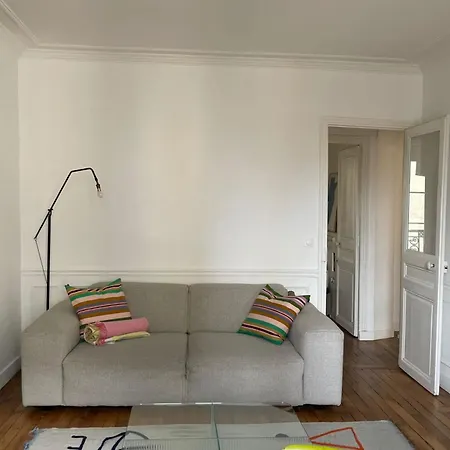 Beautiful T3 Near Canal Saint-martin Parigi